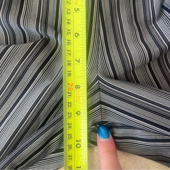 Nike Striped Stretch Pull On Capris - Picture 8 of 10